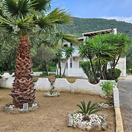 Villa Elena Ipsos Exterior photo