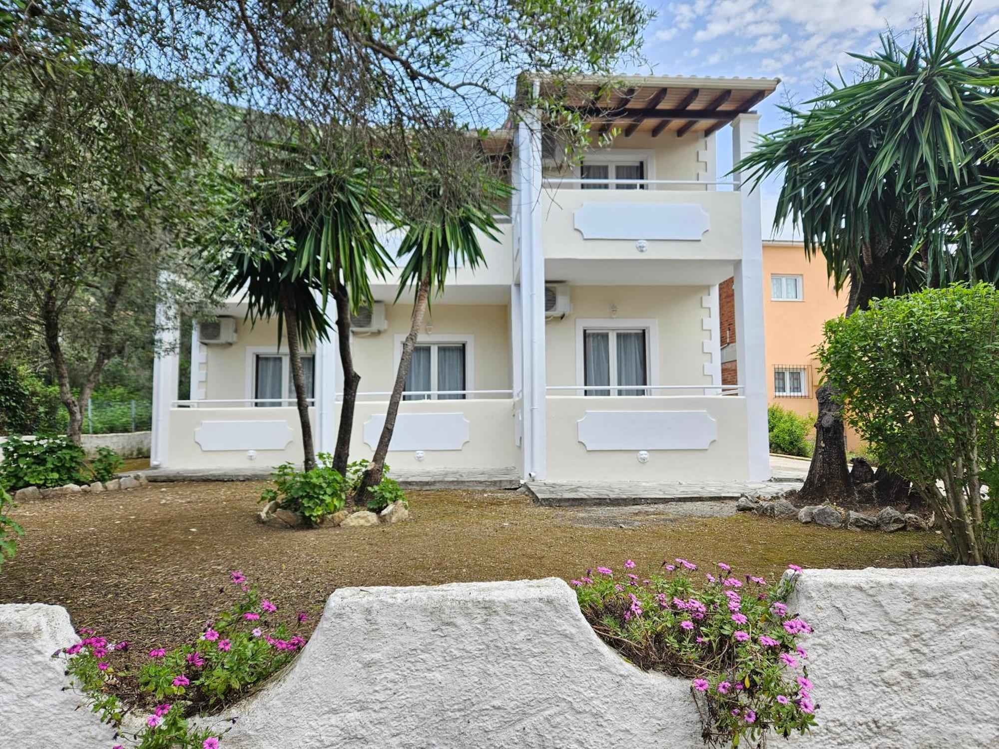 Villa Elena Ipsos Exterior photo