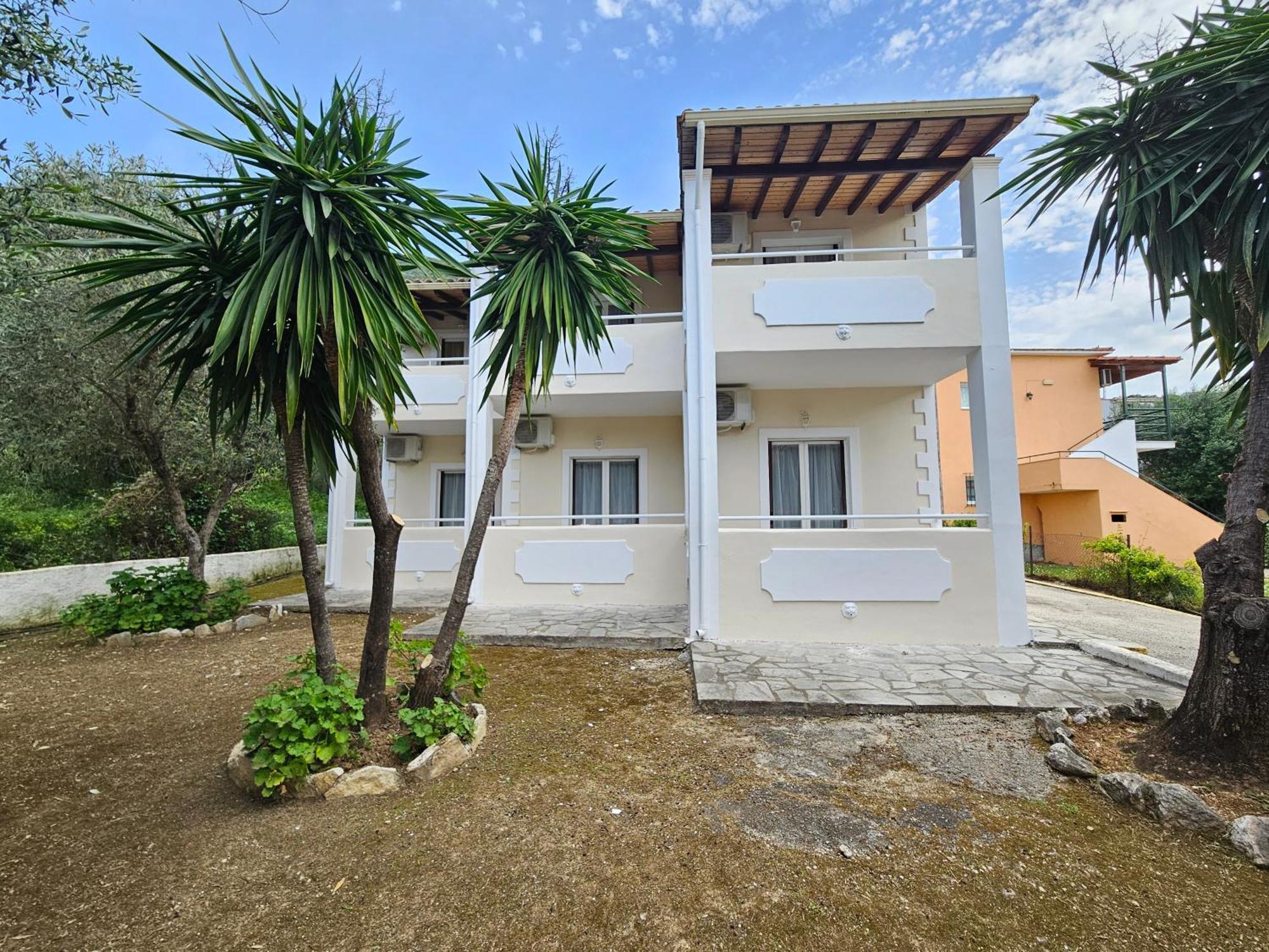 Villa Elena Ipsos Exterior photo
